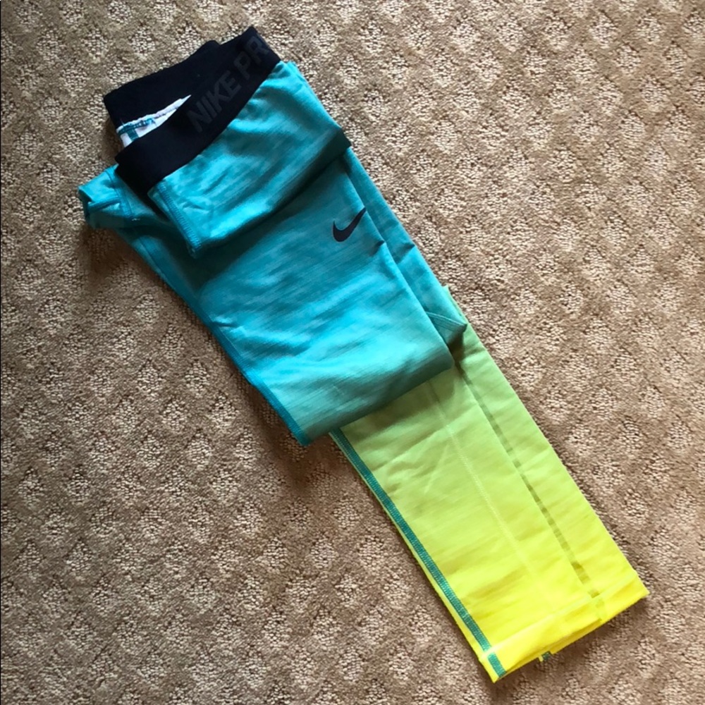 Athletic leggings